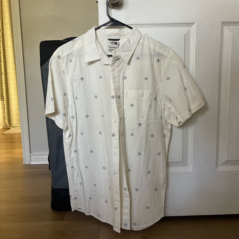 New without Tags The North face short sleeve button up